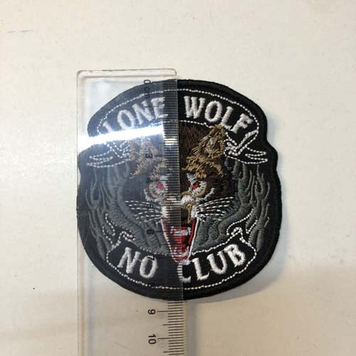Lone Wolf No Club mali prišivak (sivi)