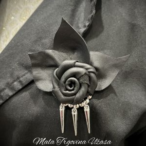 Broš Kožna Ruža sa spajkovima