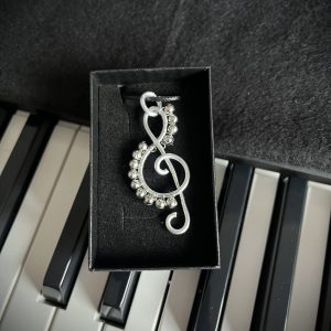 Violinski ključ s perlicama